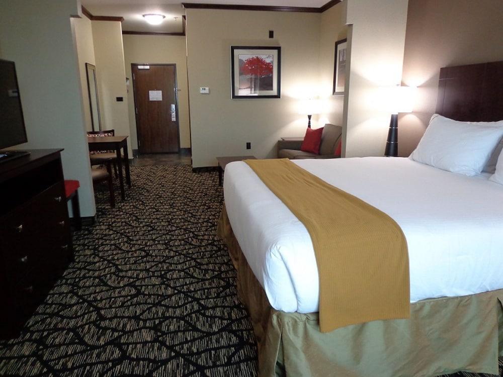 Hotel Express And South By Ihg Lubbock