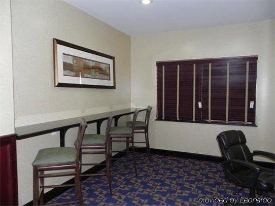 Express And South By Ihg Hotel 3*